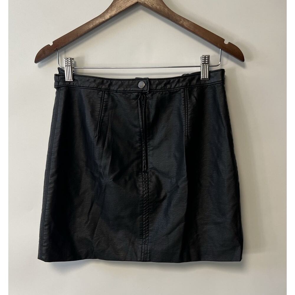 Free People Vegan Leather Midnight Magic Classic Mini‎ Skirt Sz 6 Goth Indie - Picture 4 of 11